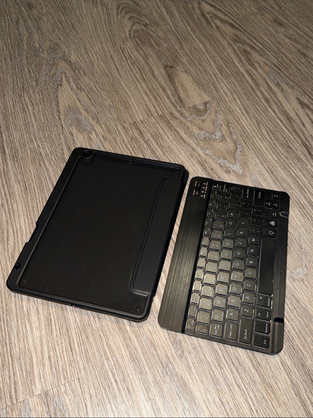 iPad Case with Wireless Keyboard